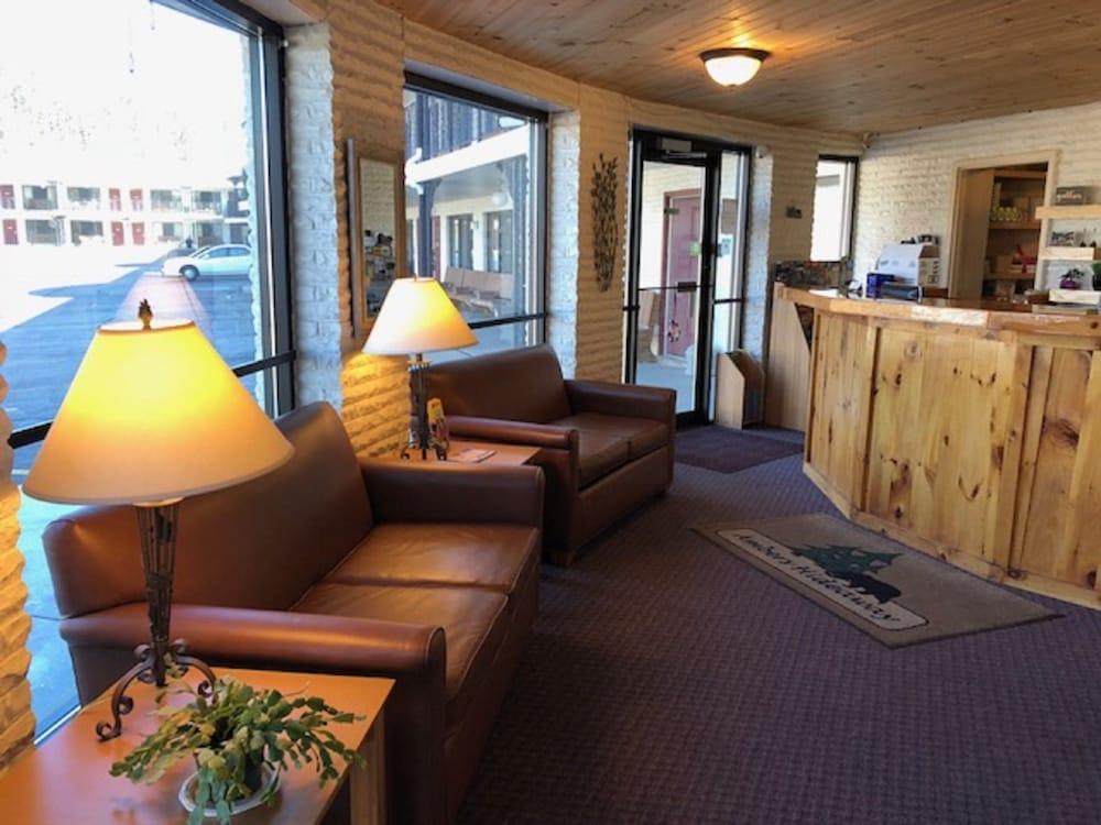 Amber's Inn & Suites photo 23