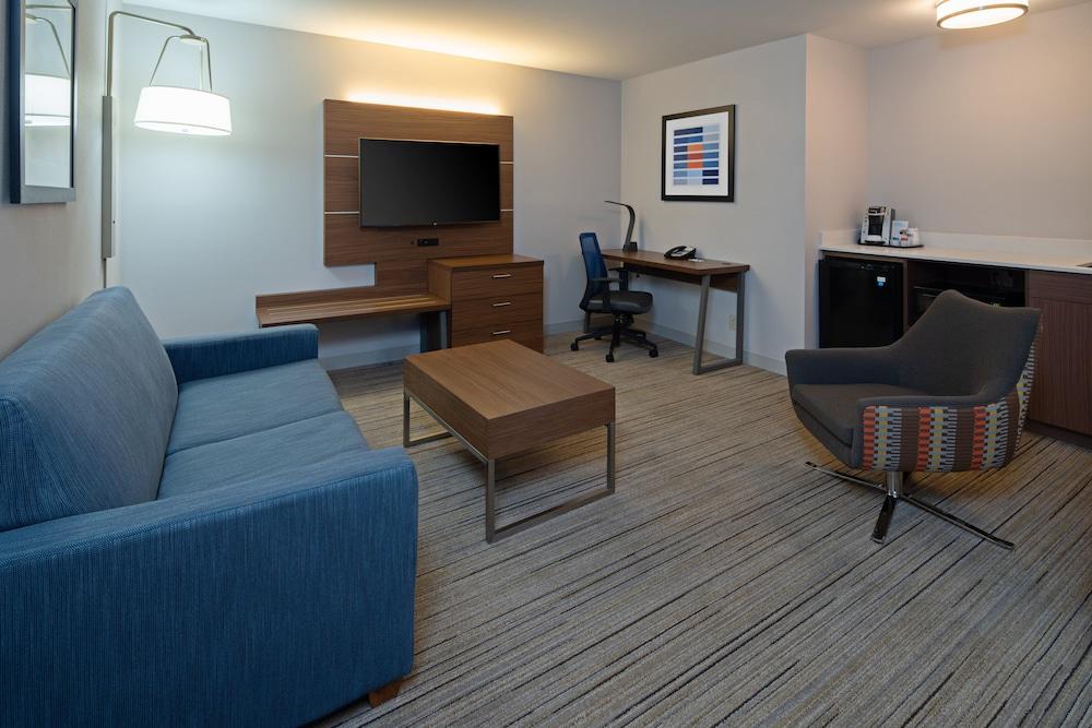 Holiday Inn Express Hotel & Suites SeaTac by IHG photo 7