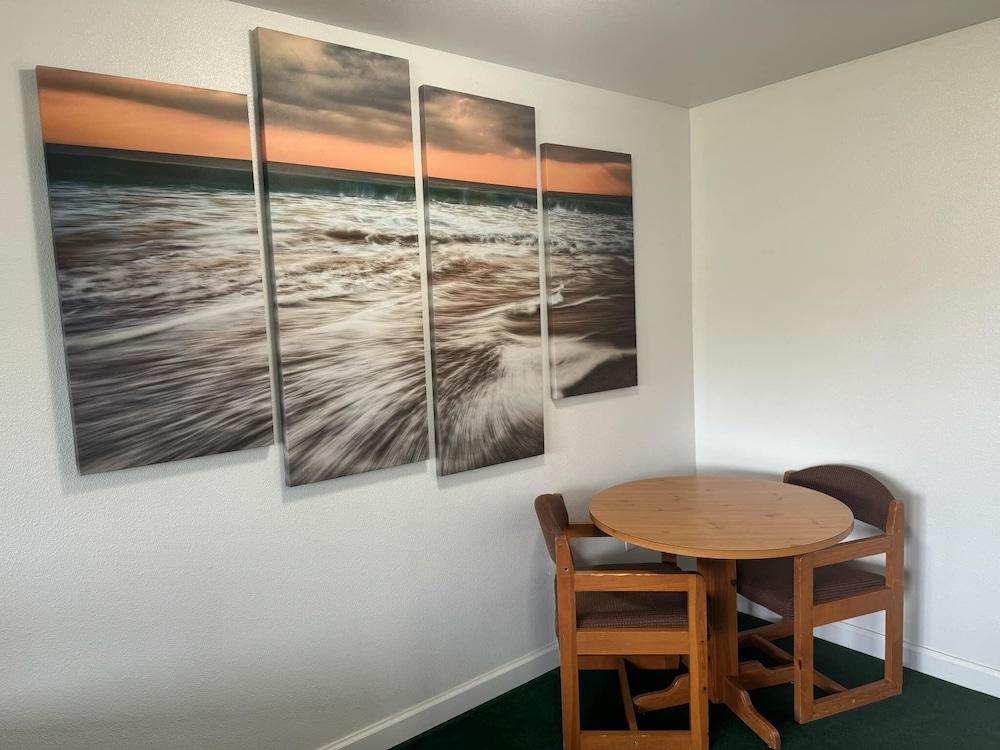 Sunset Oceanfront Lodging photo 68