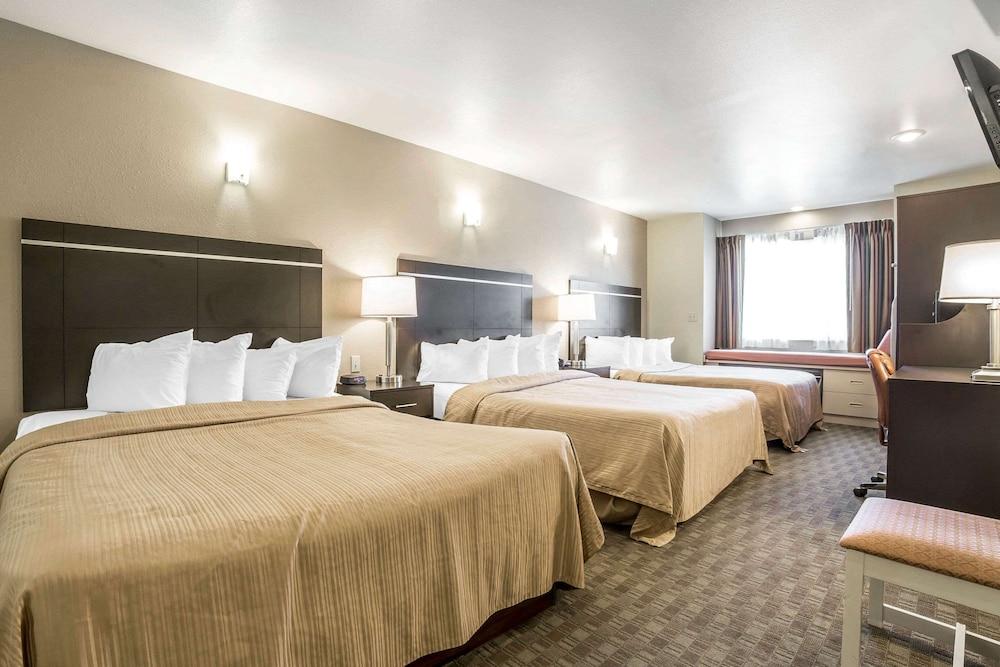 Quality Inn & Suites Elko photo 25