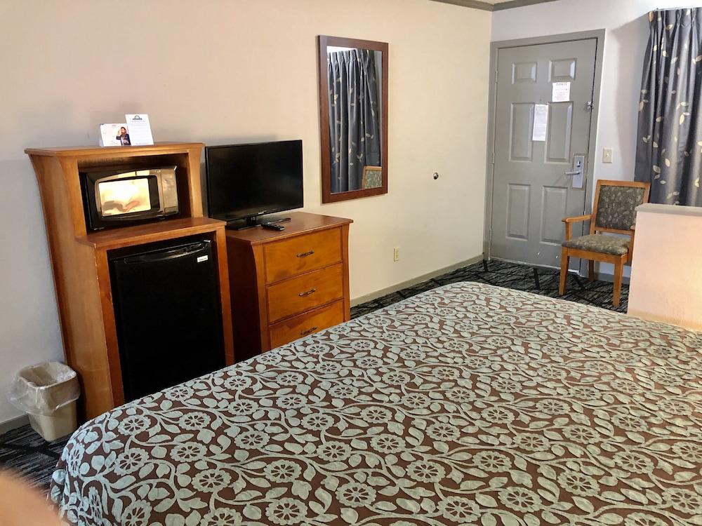 Days Inn by Wyndham Manning photo 12