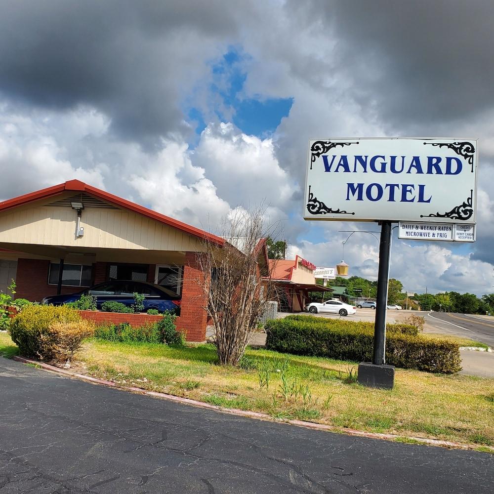 Vanguard Motel photo 12