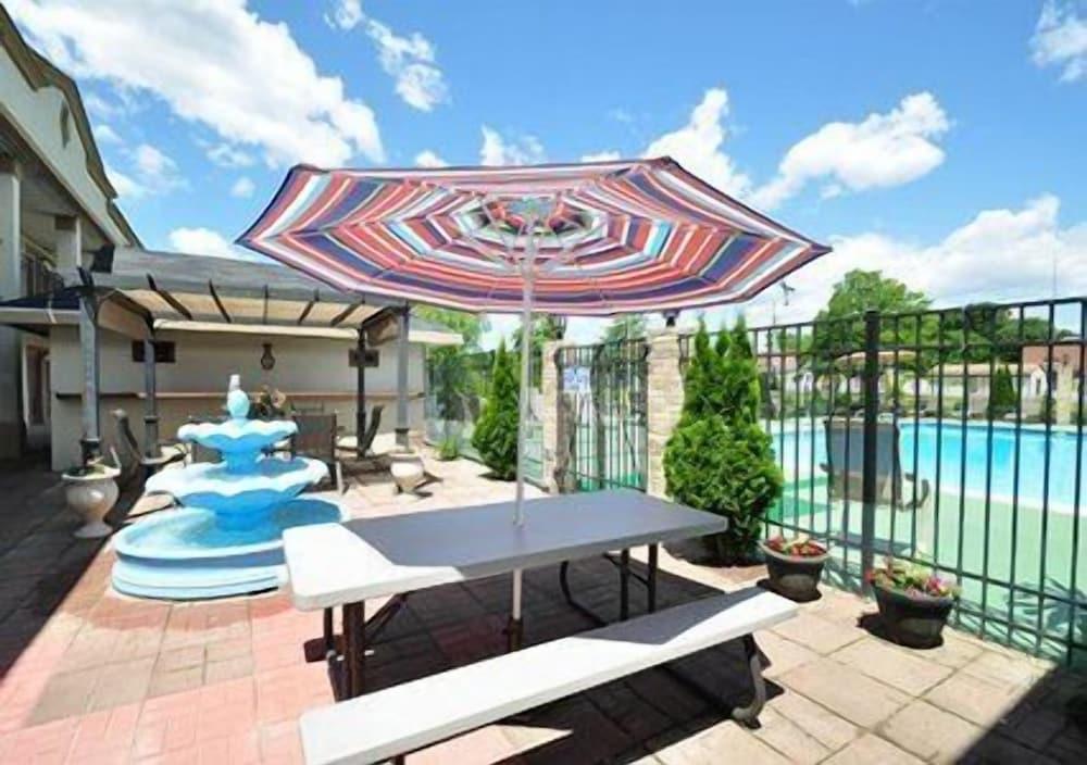 Econo Lodge Princess Anne photo 3
