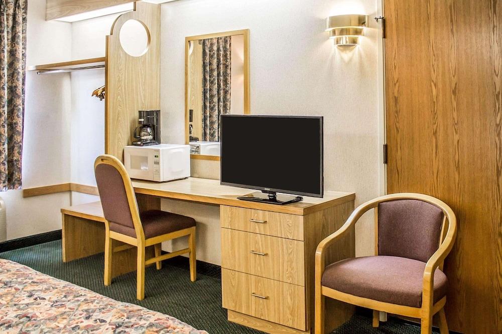 Rodeway Inn Abbotsford photo 12