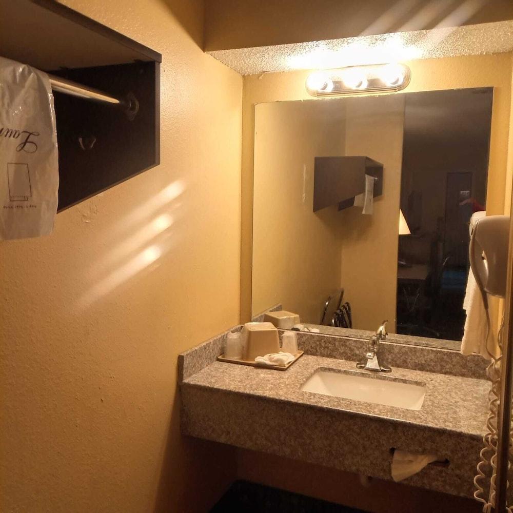 Executive Inn photo 3