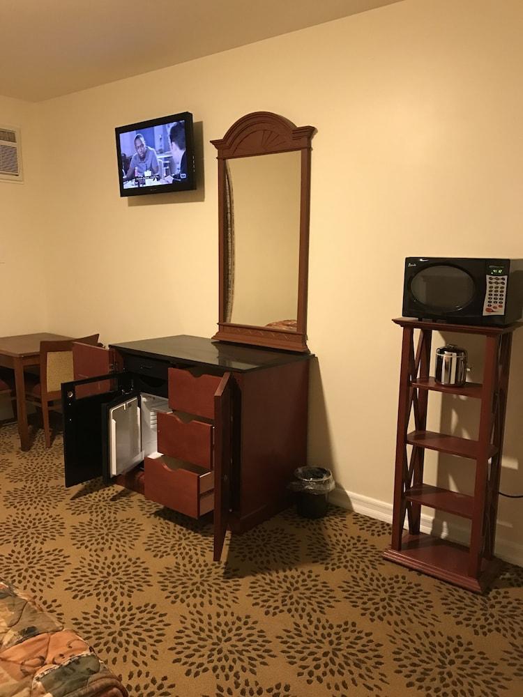 Waterbury Motel photo 12