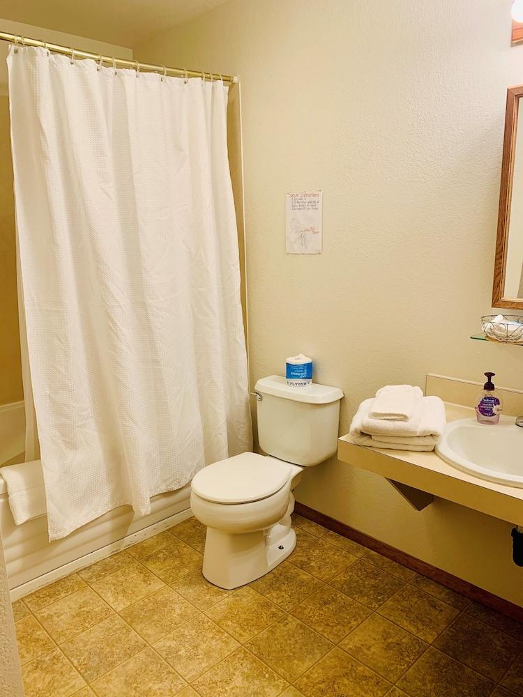 Swiss Alaska Inn photo 9