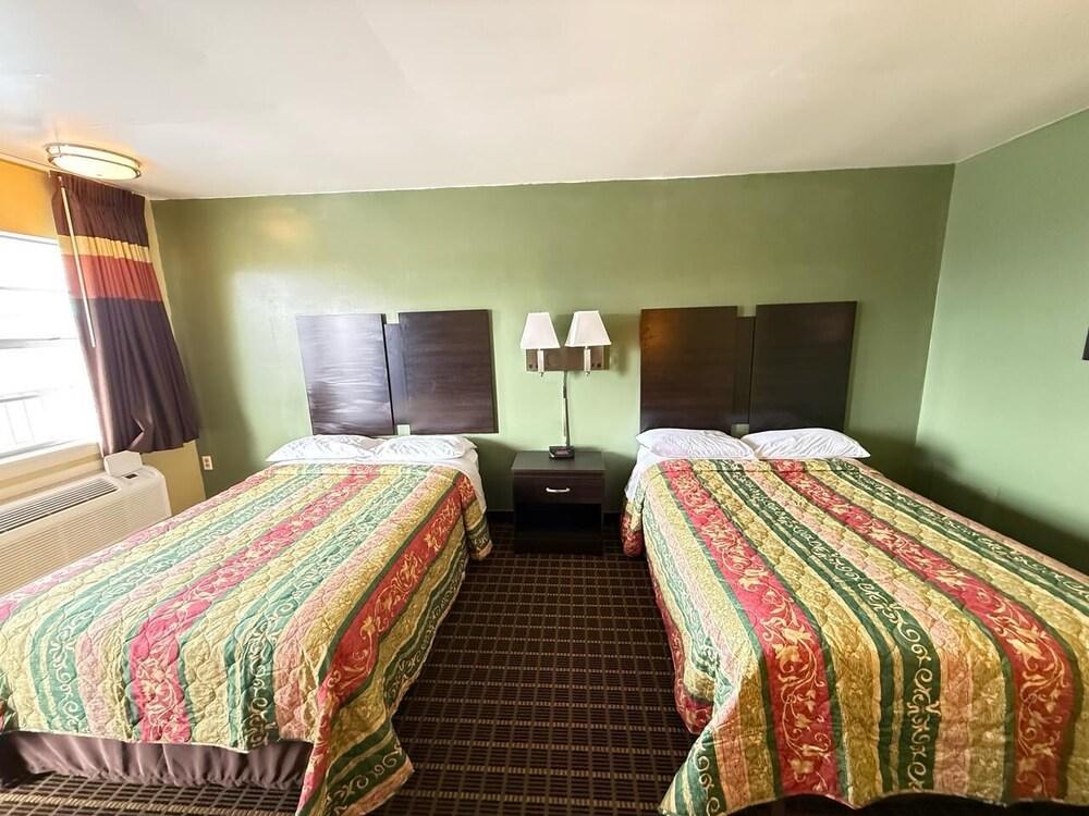 Relax Inn photo 25
