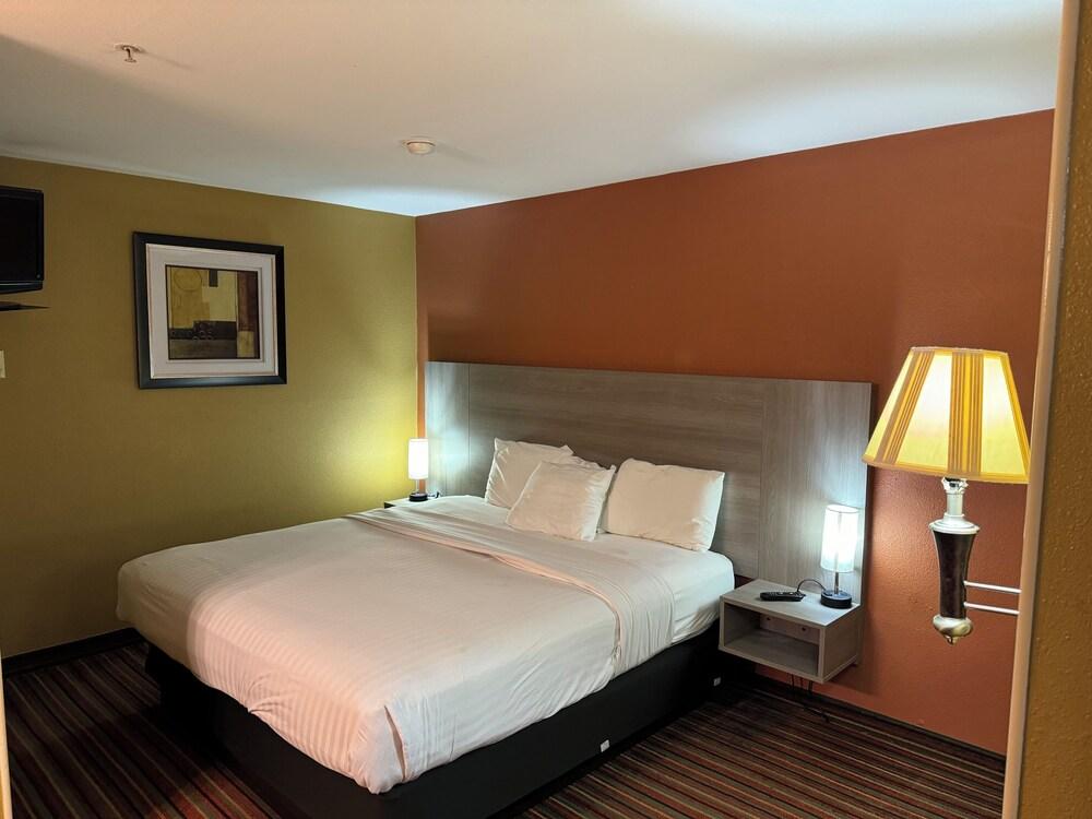 SureStay Hotel by Best Western Mt Pleasant photo 33