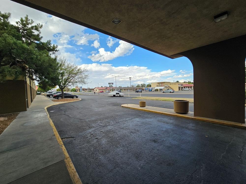 Clarion Inn & Suites Roswell photo 51