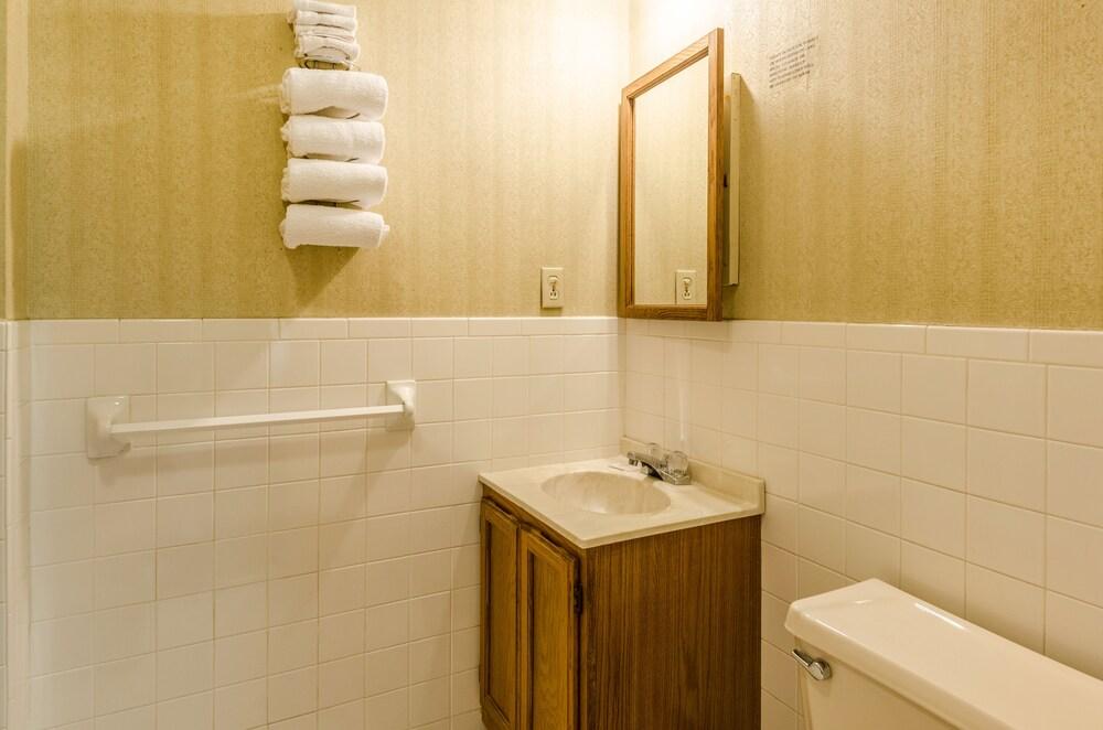 Highland Hills Motel and Cabins – A Master Hosts Resort photo 37