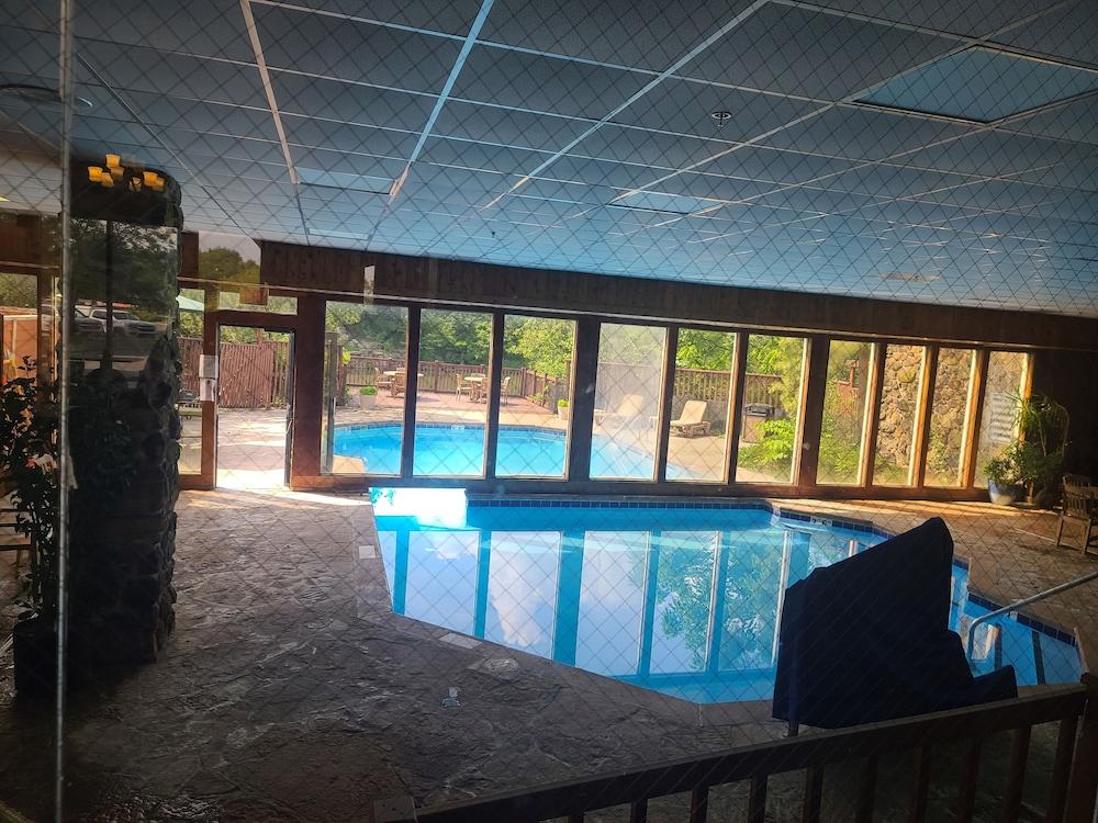 Howard Johnson by Wyndham Merrillville photo 30