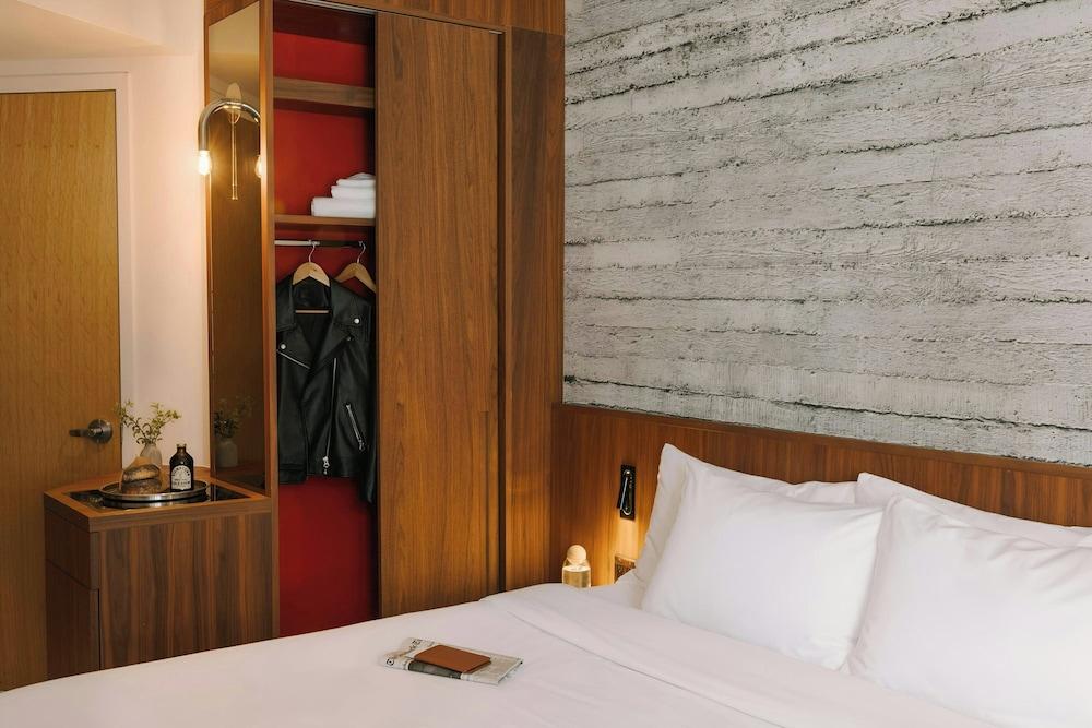 Hotel Henri NY photo 14