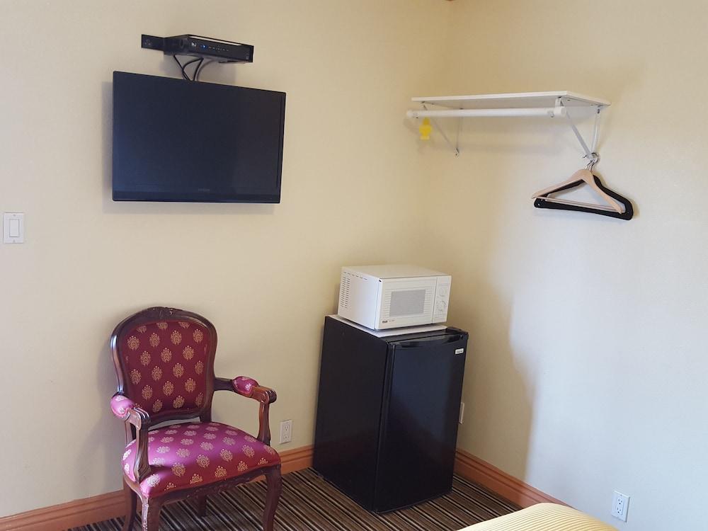Travel Inn Motel photo 9