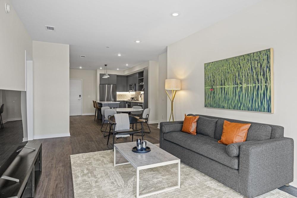 Placemakr Cathedral Heights photo 94