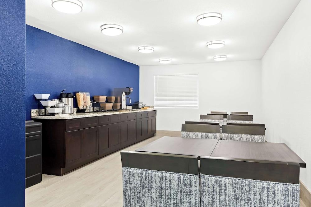 SureStay by Best Western Groves photo 15