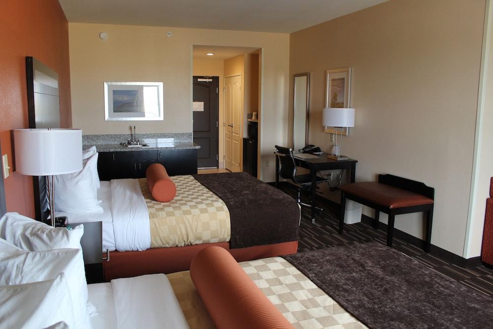 Wyndham Garden Lancaster CA photo 13