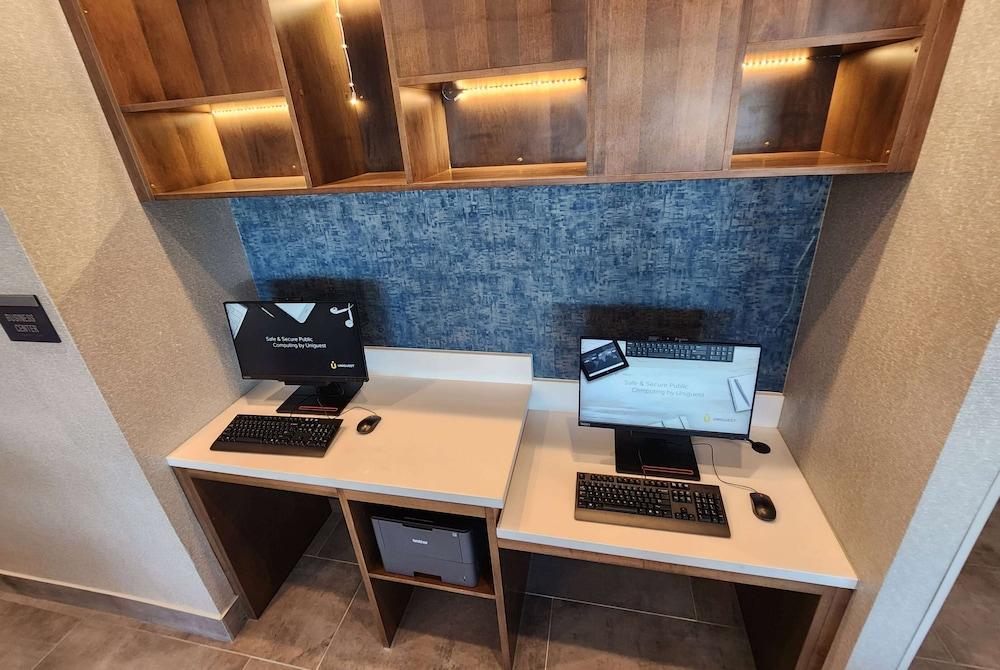 Hawthorn Extended Stay by Wyndham Del Rio photo 53