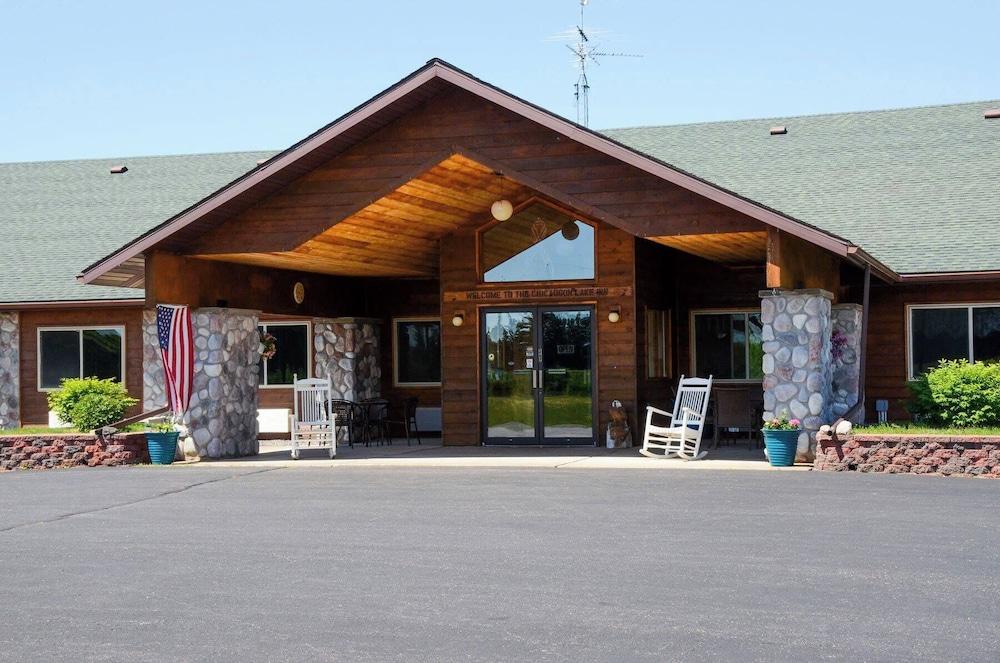 Chicaugon Lake Inn photo 1