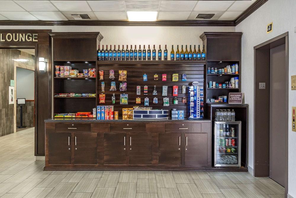 Best Western Plus Lake Front Hotel photo 41