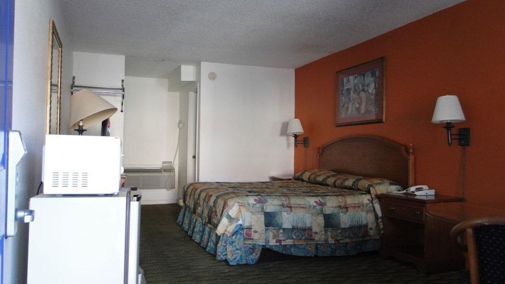 Deluxe Inn photo 4