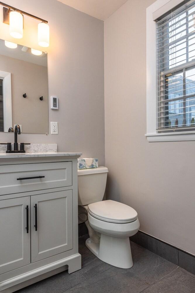 Eagle House Motel photo 96