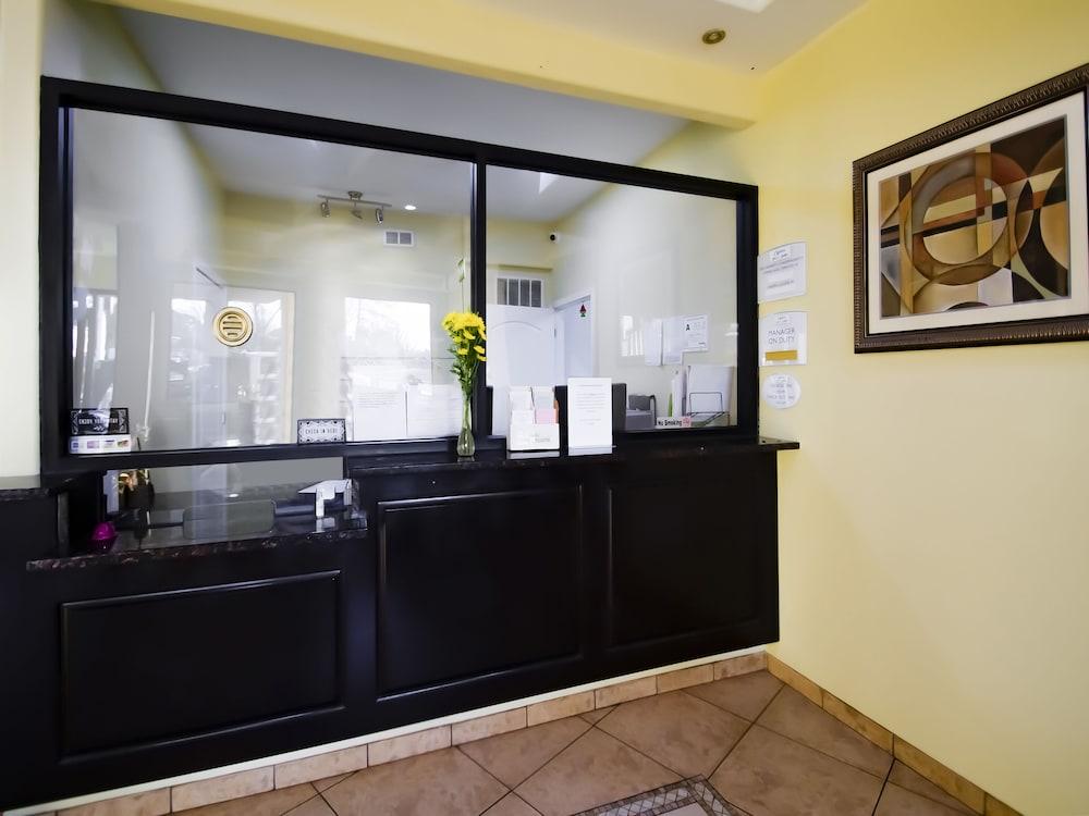 Cypress Inn & Suites Washington by OYO photo 2