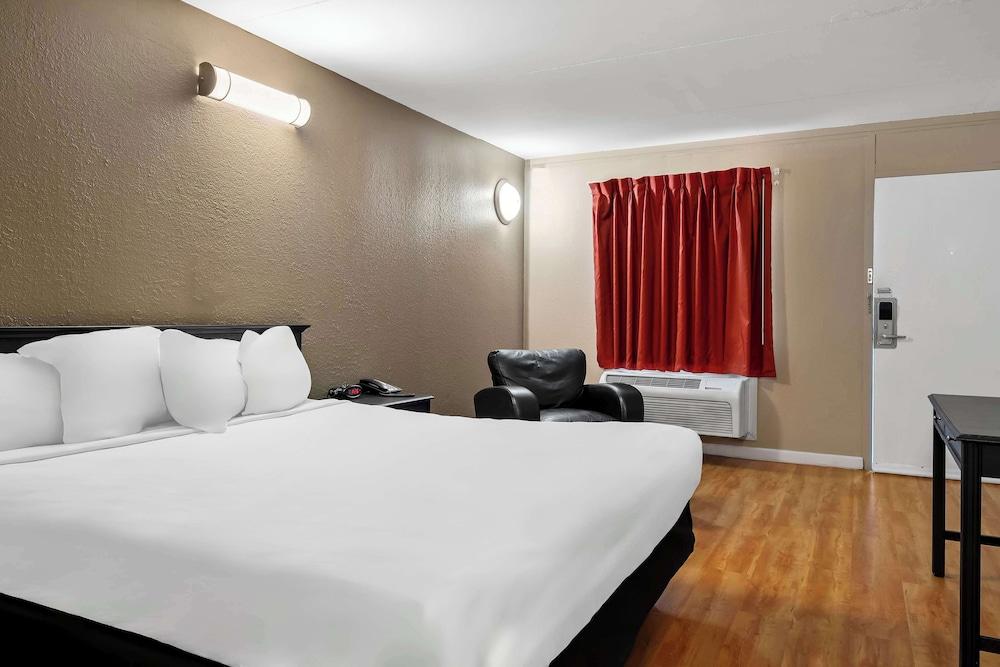Americas Best Value Inn Danville photo 16