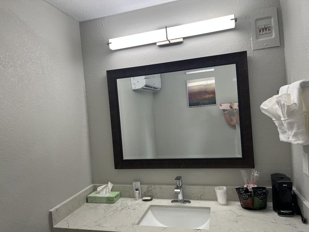 Sunglow Hotel photo 51