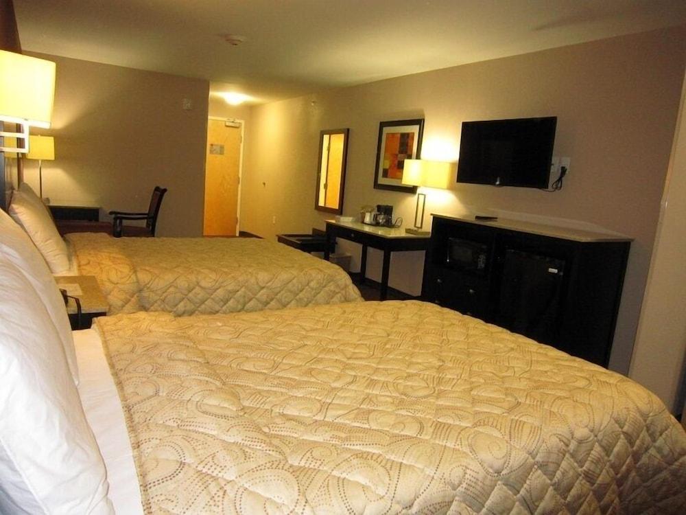 Red Carpet Inn And Suites Monmouth Jtc photo 7