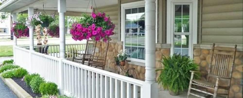 Hearthstone Inn & Suites photo 41