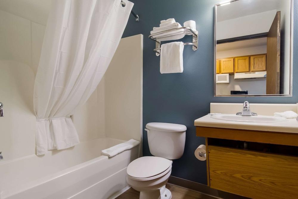 WoodSpring Suites Jacksonville East 295 Cruise Port photo 20