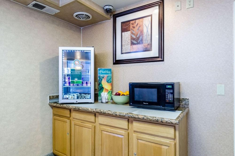 Quality Inn Chicopee - Springfield photo 21