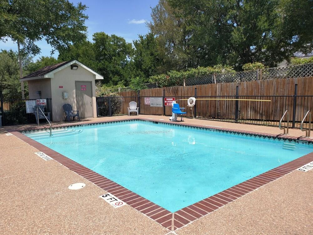 Highland Inn Arlington photo 4