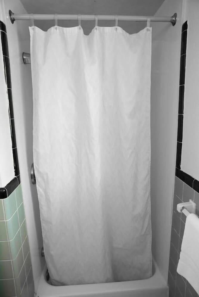 Bedford Motel photo 49