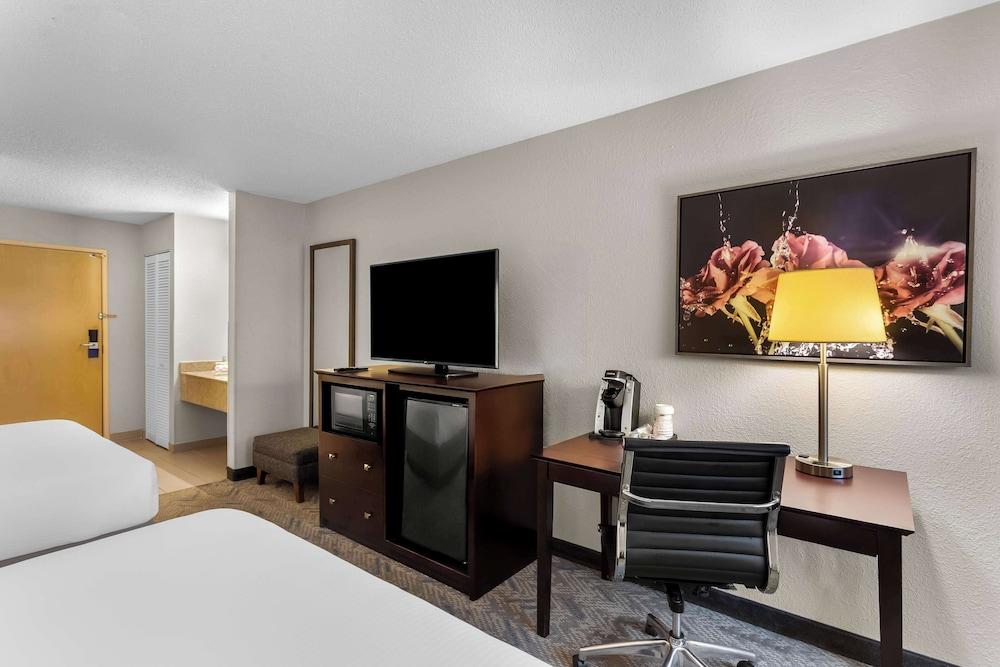 Best Western Oswego Hotel photo 13