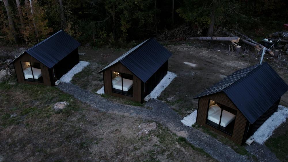 Emrose Luxury Cabins photo 12