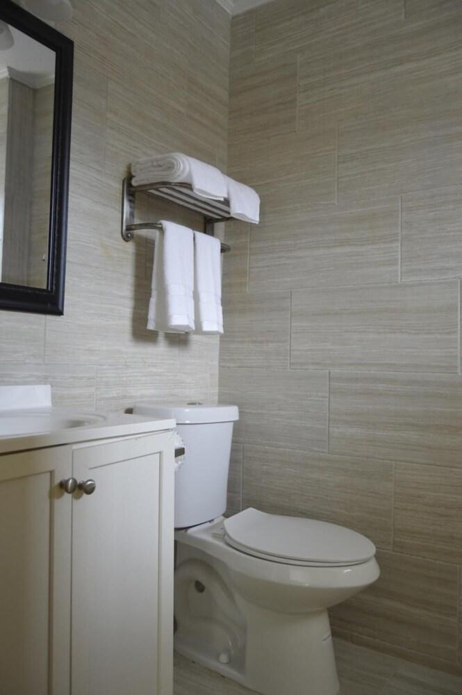 Regency Inn photo 15