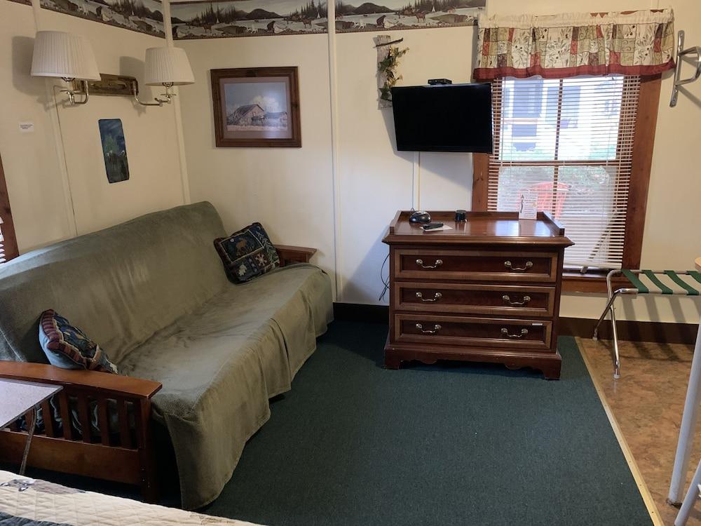 Carroll Motel & Cottages photo 42