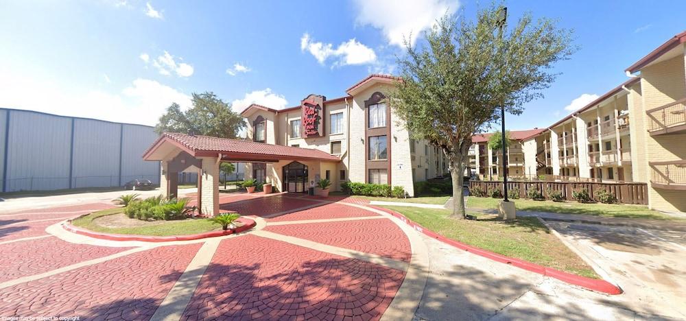 Red Roof Inn & Suites Houston - Hobby Airport photo 15