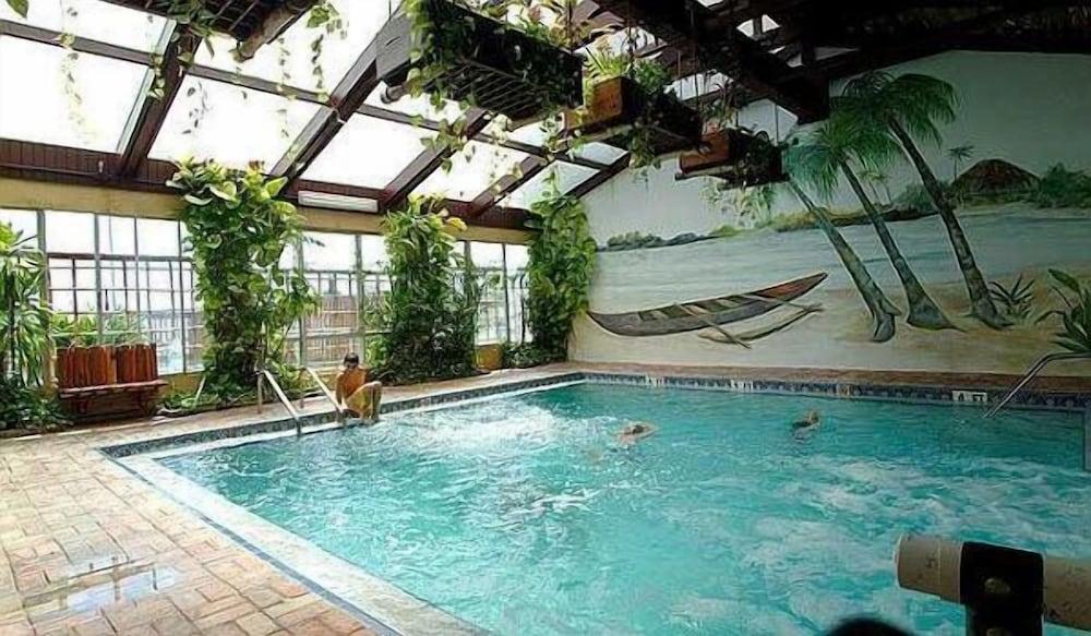 Hawaiian Inn Beach Resort photo 50