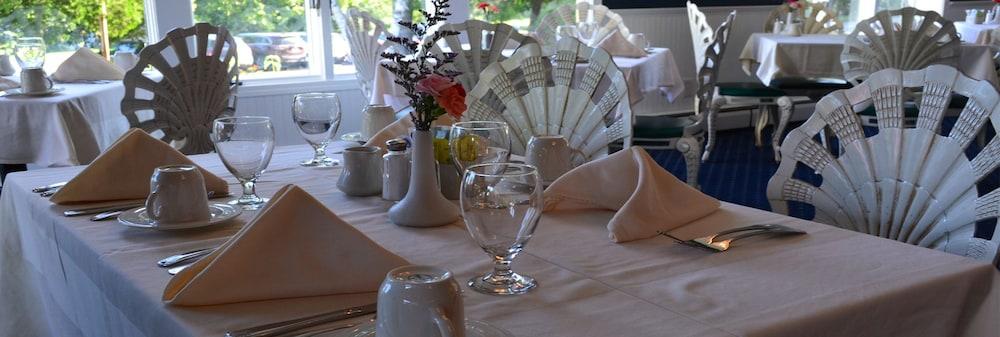 Stafford's Bay View Inn photo 33