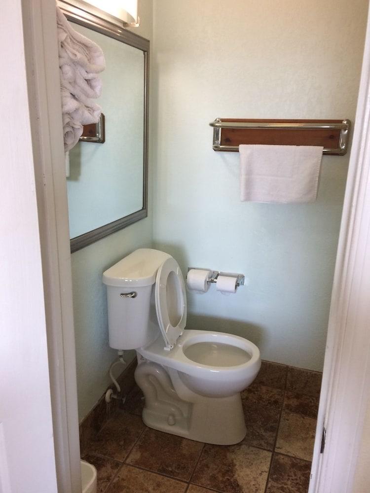 Seahorse Inn and Cottages photo 27