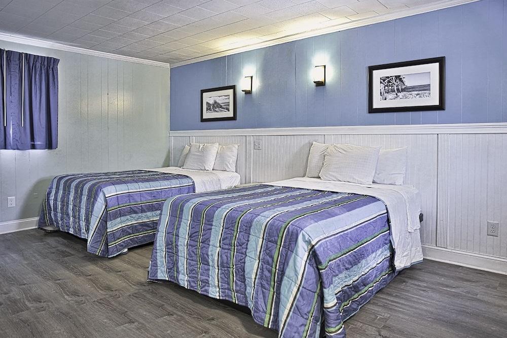 Colonial Inn Motel photo 52