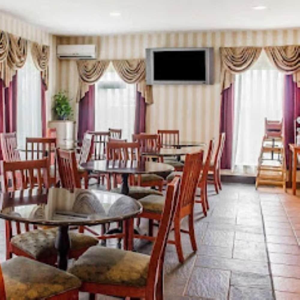 Chocolate Express Hotel & Suites Hershey photo 22