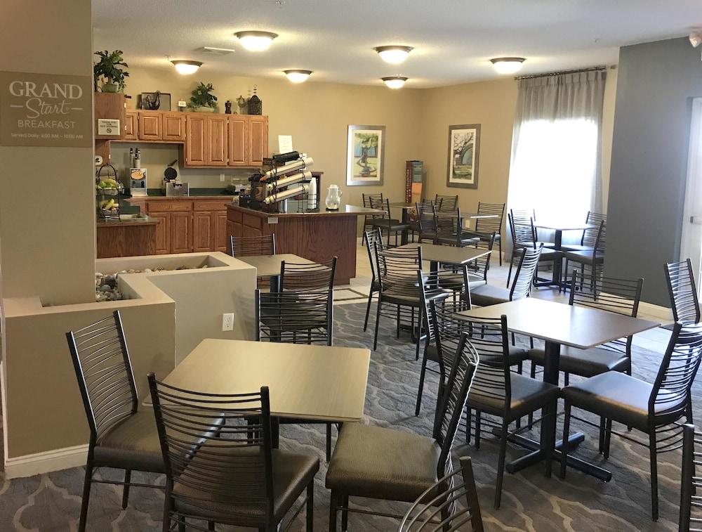 GrandStay Hotel & Suites photo 36