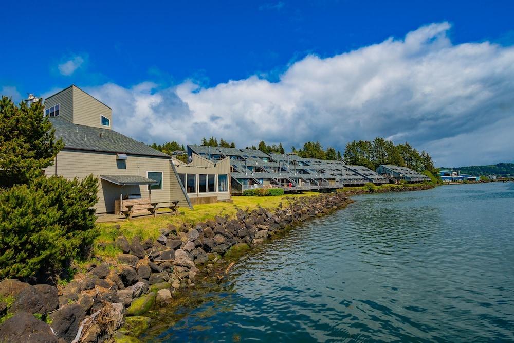 Embarcadero Resort Hotel & Marina photo 11