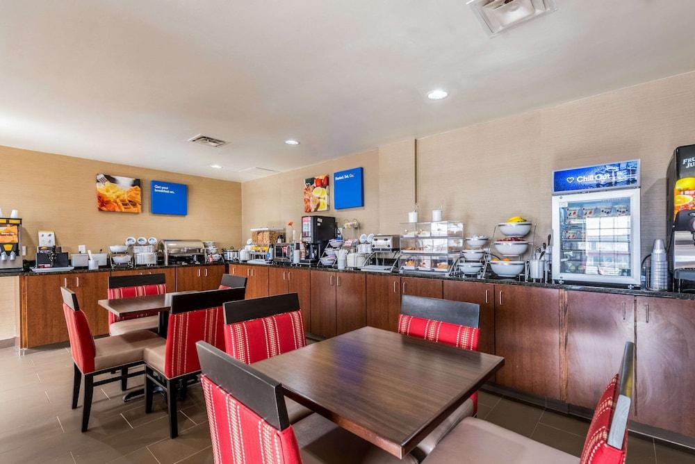 Comfort Inn & Suites Dayton North photo 40
