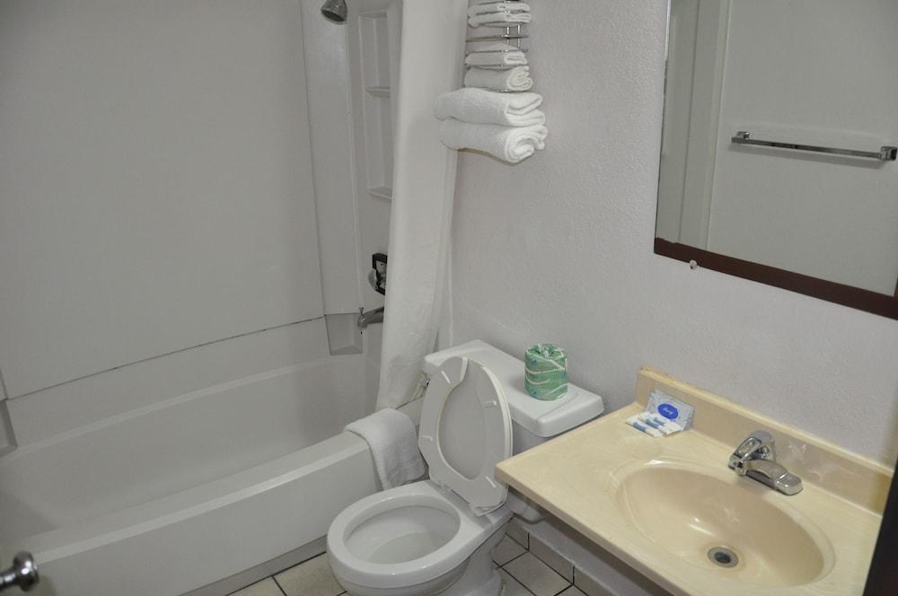 Heritage Inn photo 8