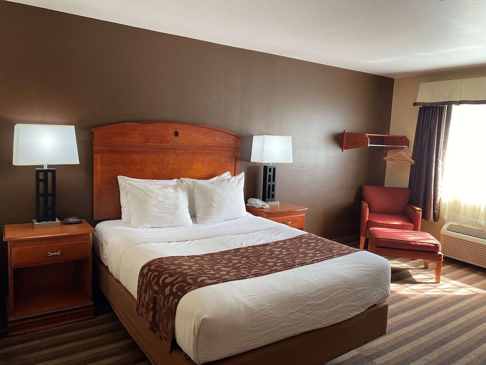 Best Western Manhattan Inn photo 17